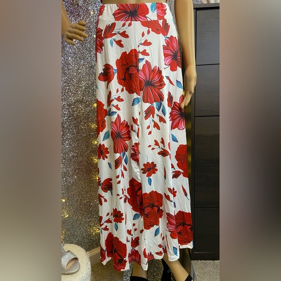 Boho 2-Piece Outfit - Off Shoulder Smocked Top & Floral High Waist Skirt - Picture 5 of 9